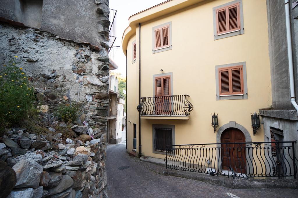 לטויאני The Clock Houses Borgo Gallodoro מראה חיצוני תמונה