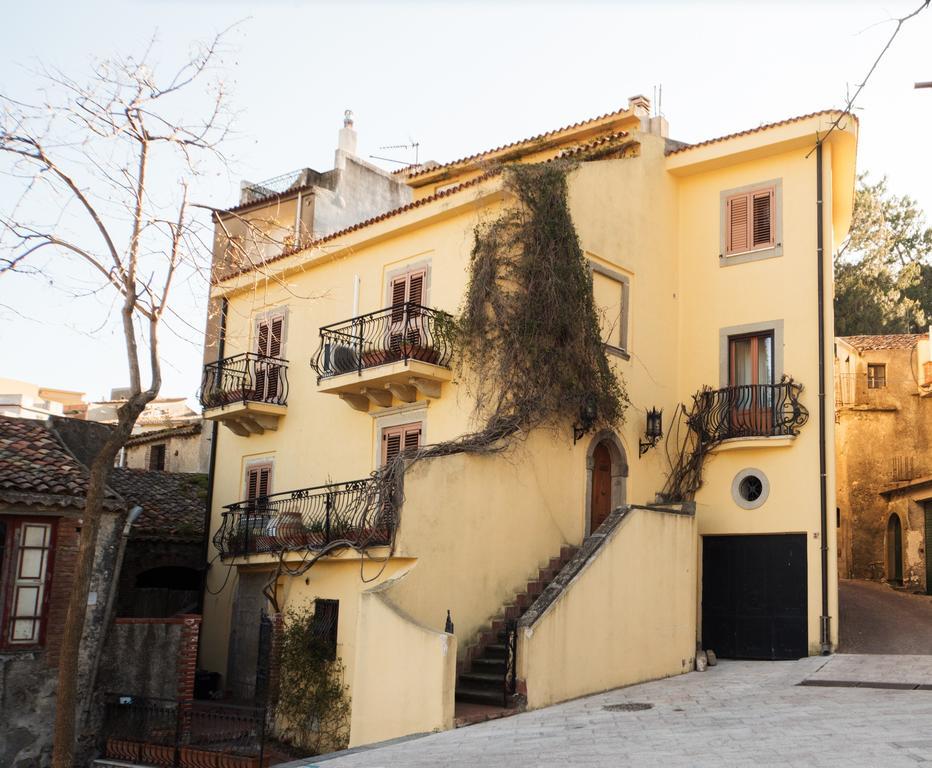 לטויאני The Clock Houses Borgo Gallodoro מראה חיצוני תמונה