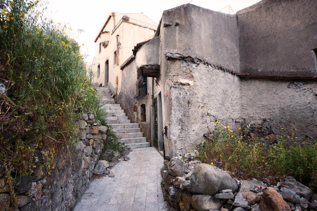 לטויאני The Clock Houses Borgo Gallodoro מראה חיצוני תמונה
