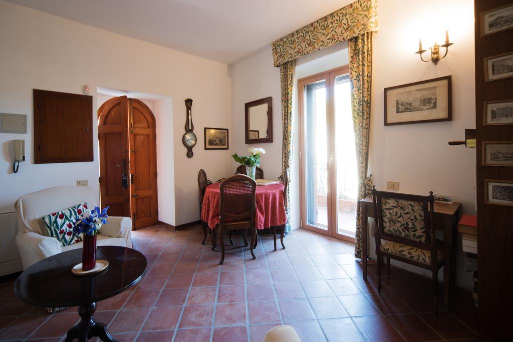 לטויאני The Clock Houses Borgo Gallodoro מראה חיצוני תמונה