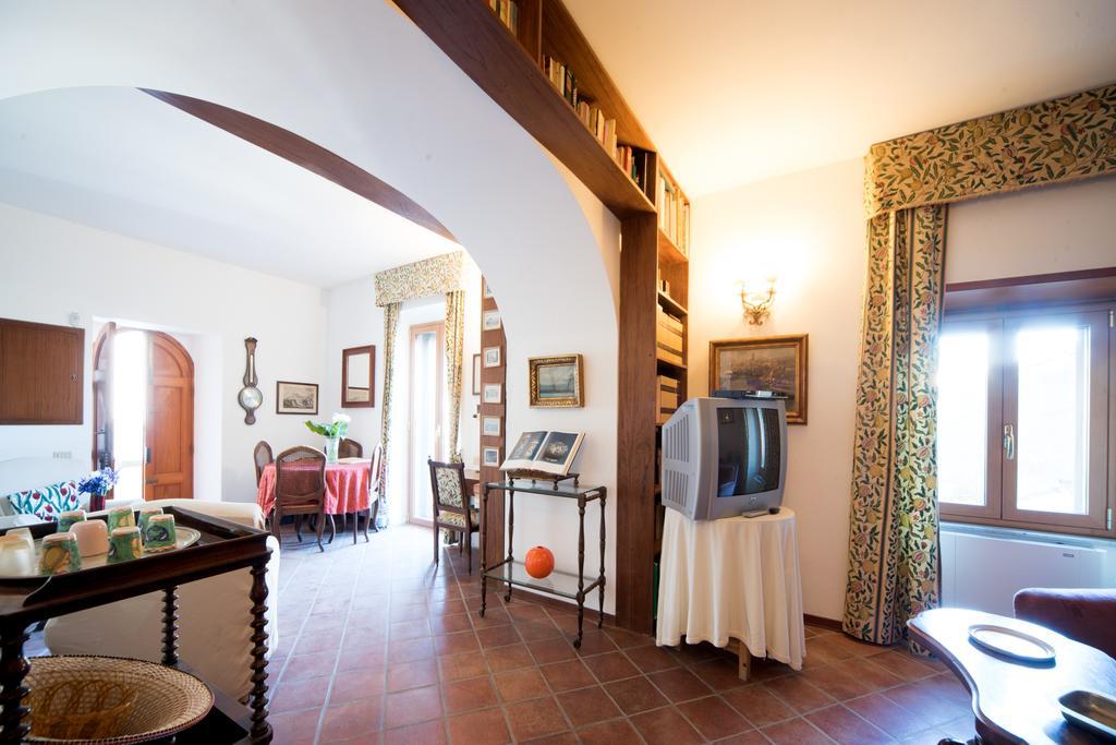 לטויאני The Clock Houses Borgo Gallodoro מראה חיצוני תמונה