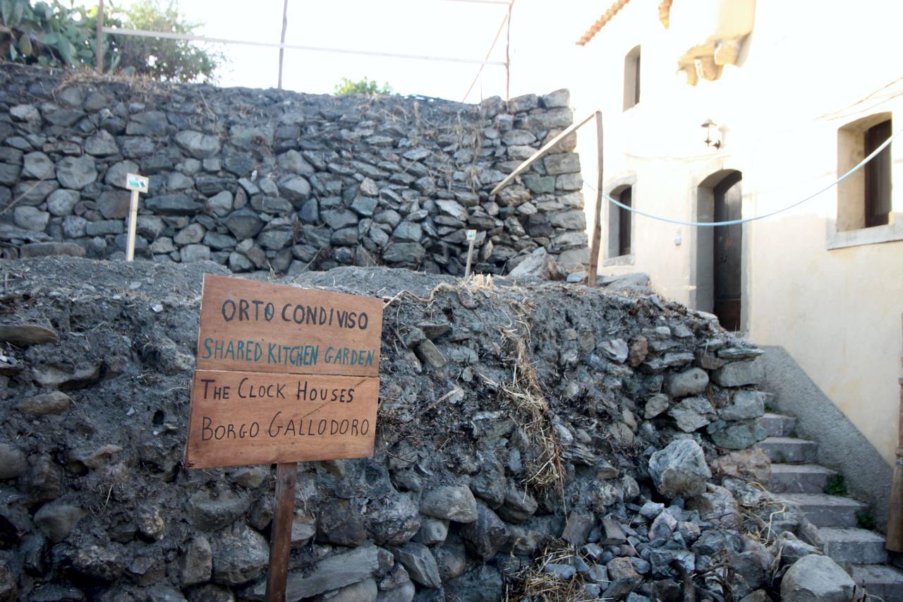 לטויאני The Clock Houses Borgo Gallodoro מראה חיצוני תמונה